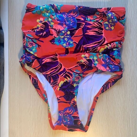 Urban Outfitters Ruched High-Waisted Bikini Bottom​ - Picture 1 of 5